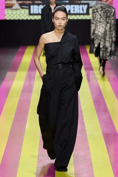 Look 30